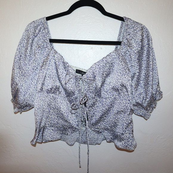 Lulus Tops - NWT- Lulus Purple Floral Puff Sleeve Crop Top Women's Size M